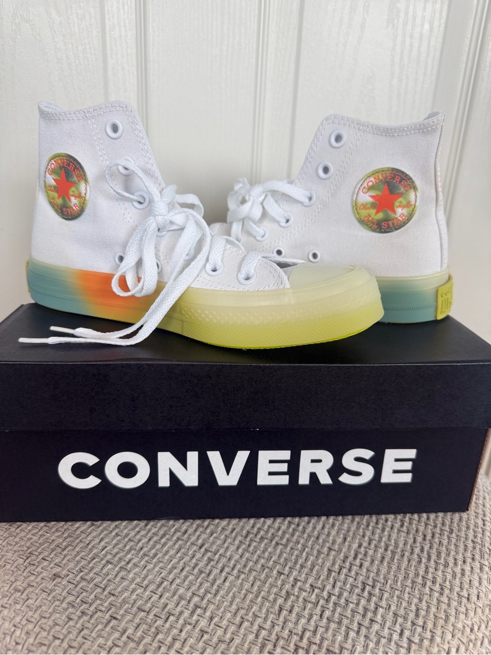 CONVERSE CTAS CX HI WHITE/ORANGE SZ 6 women/36.5 NEW IN BOX